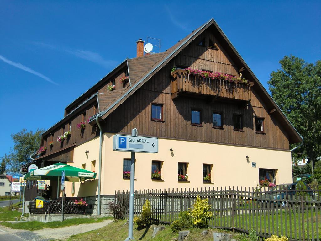 Pension Hela Bedřichov Exteriör bild
