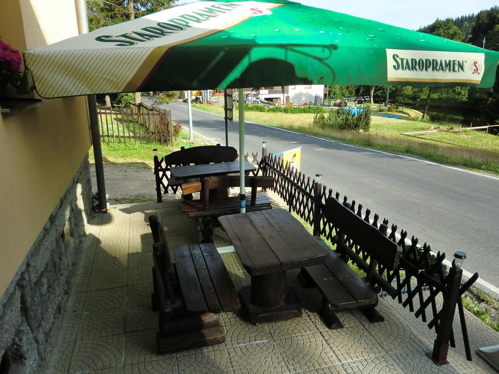 Pension Hela Bedřichov Exteriör bild